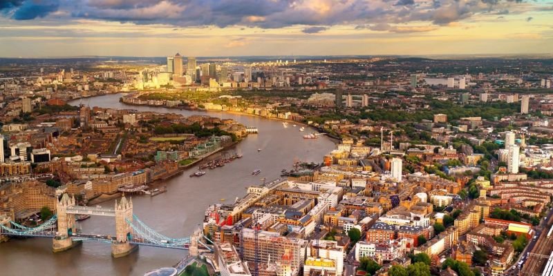 LOT Polish Airlines London Office in England