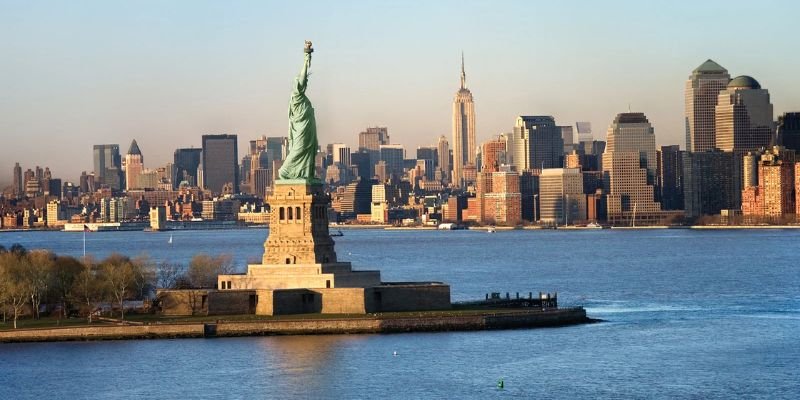 LOT Polish Airlines New York Office in UAE