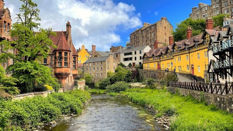 Qatar Airways Edinburgh Office in Scotland