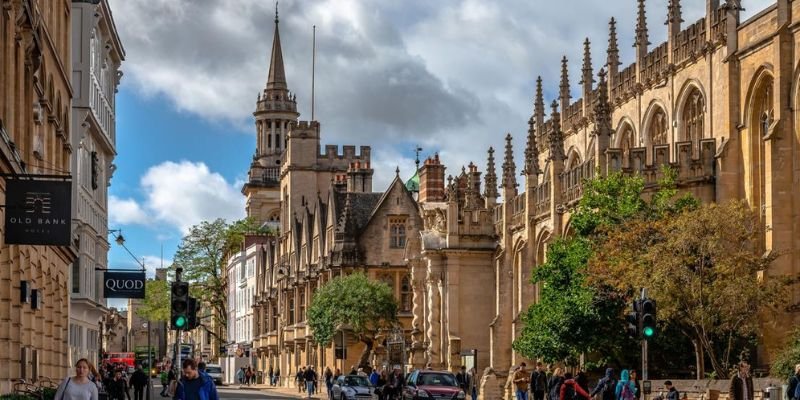 Qatar Airways Oxford Office