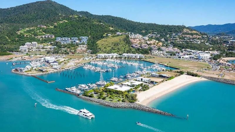 Qantas Airways Airlie Beach Office in Australia