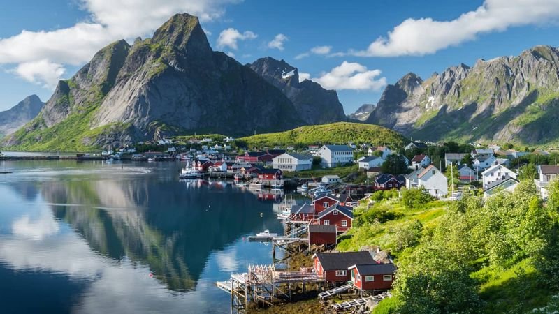 Emirates Airlines Evenes Office in Norway