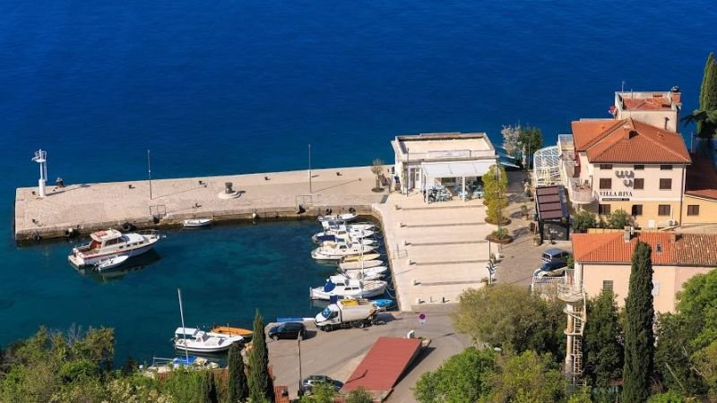 Air Transat Omišalj Office in Croatia