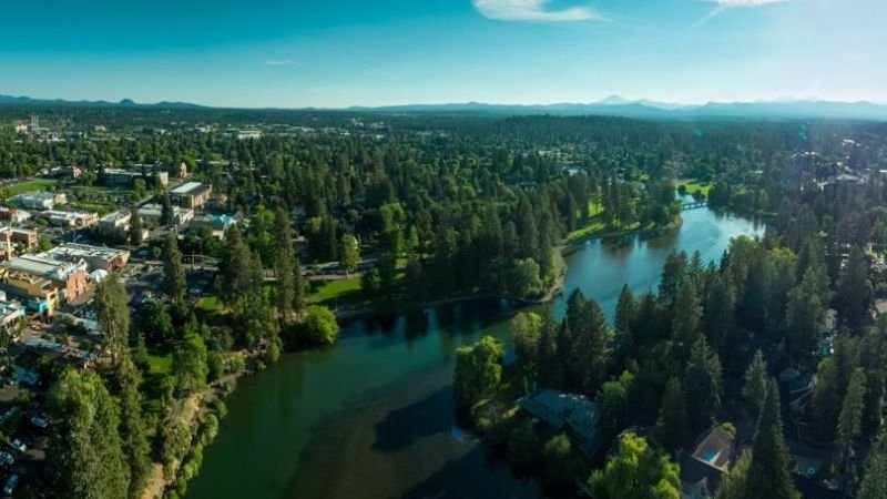 Breeze Airways Bend Office in Oregon
